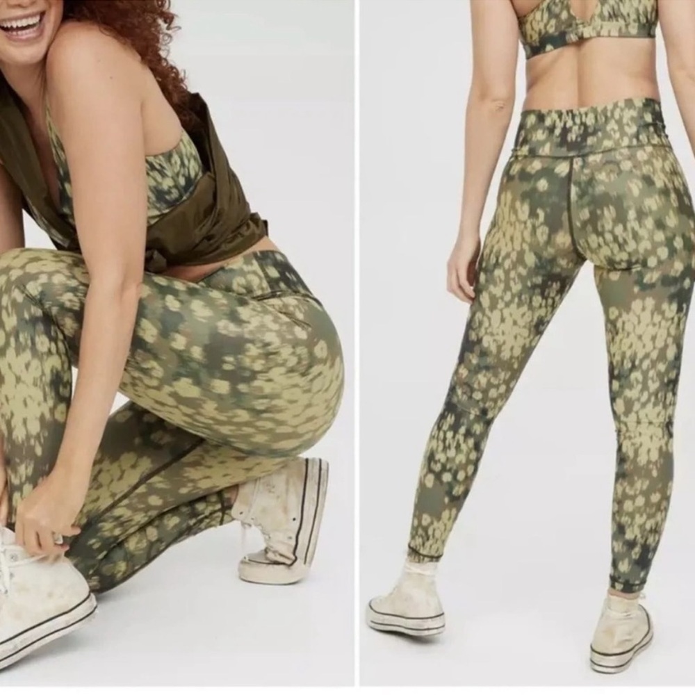 Aerie Offline High Rise Green Leopard Leggings - Picture 2 of 10